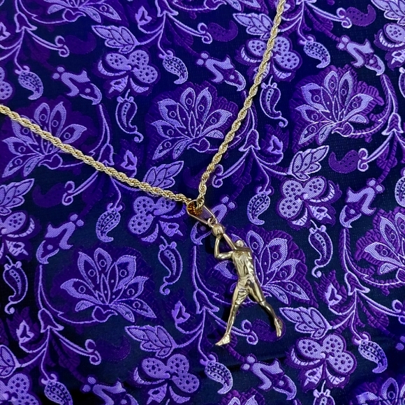 18K Gold Plated Kobe/Jordan 🏀 Basketball Player Pendant and 18K Rope Chain - Picture 1 of 9